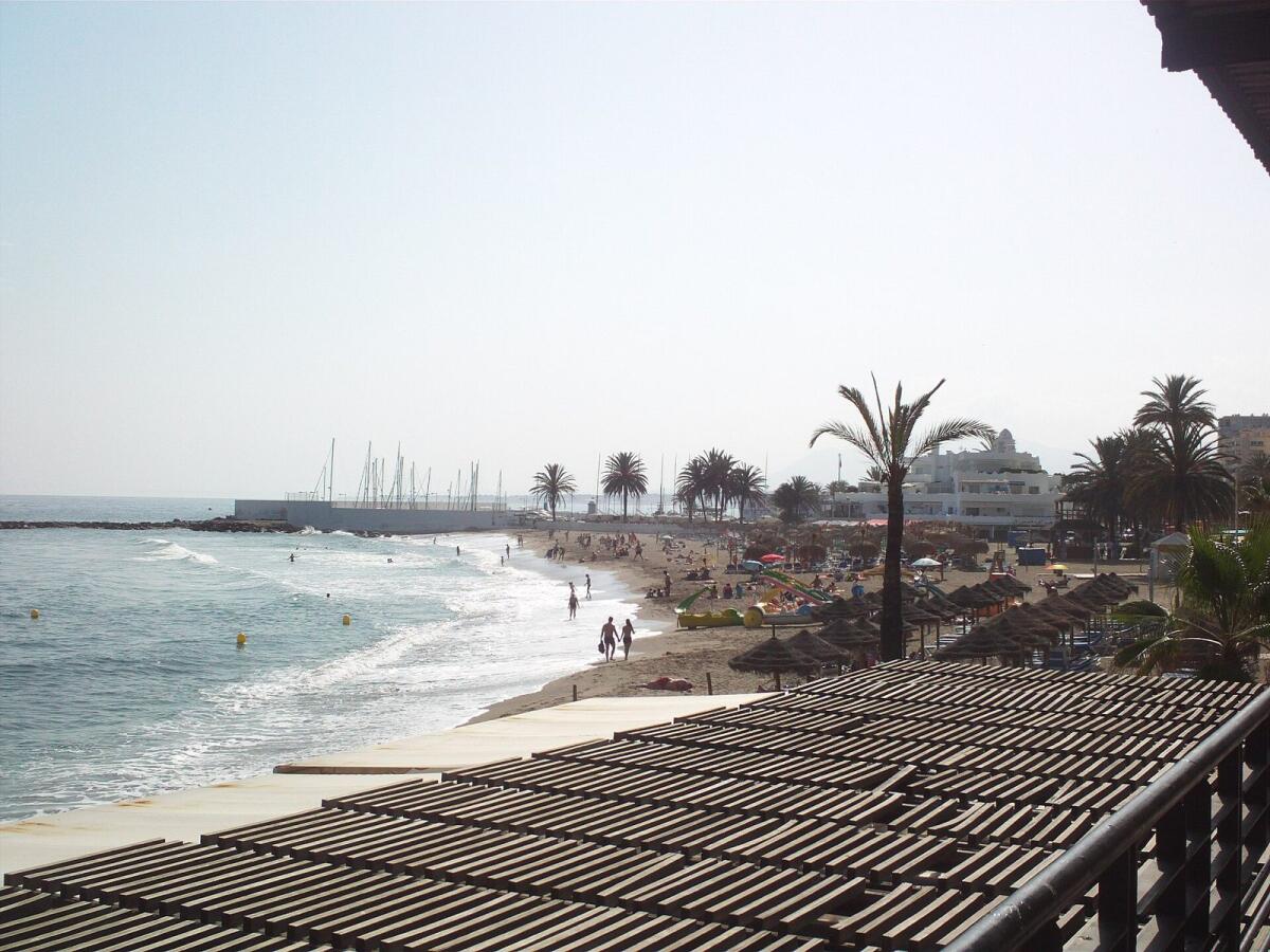 Beaches & beach clubs