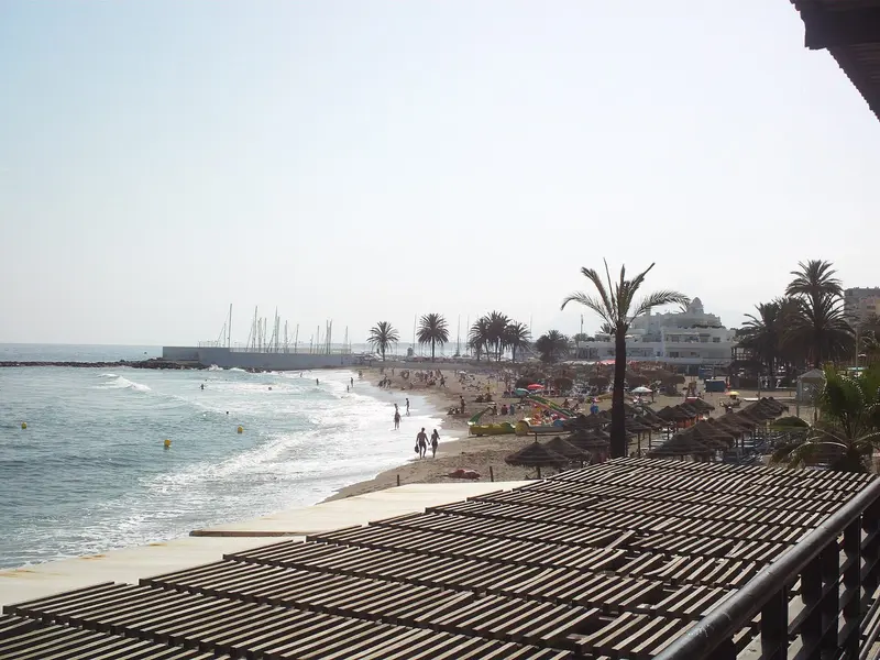 Beaches & beach clubs